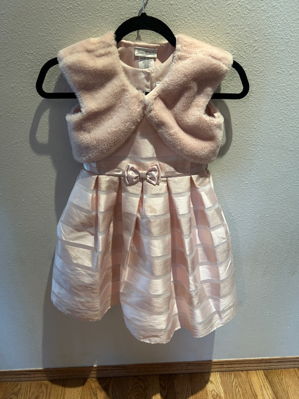 Jona Michelle Soft Pink Faux Fur Bolero